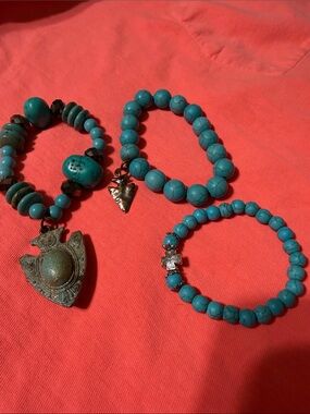 Set of 3 stretchy turquoise colored beaded bracelets